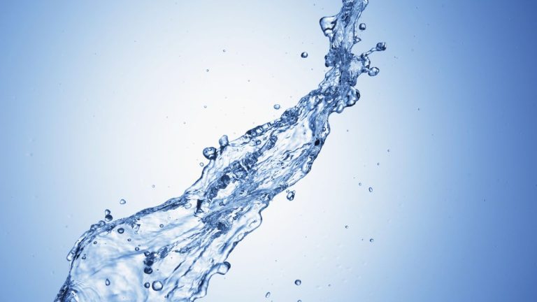 How Much Does a Gallon of Water Weigh (And Why It's Not Always the Same Number)